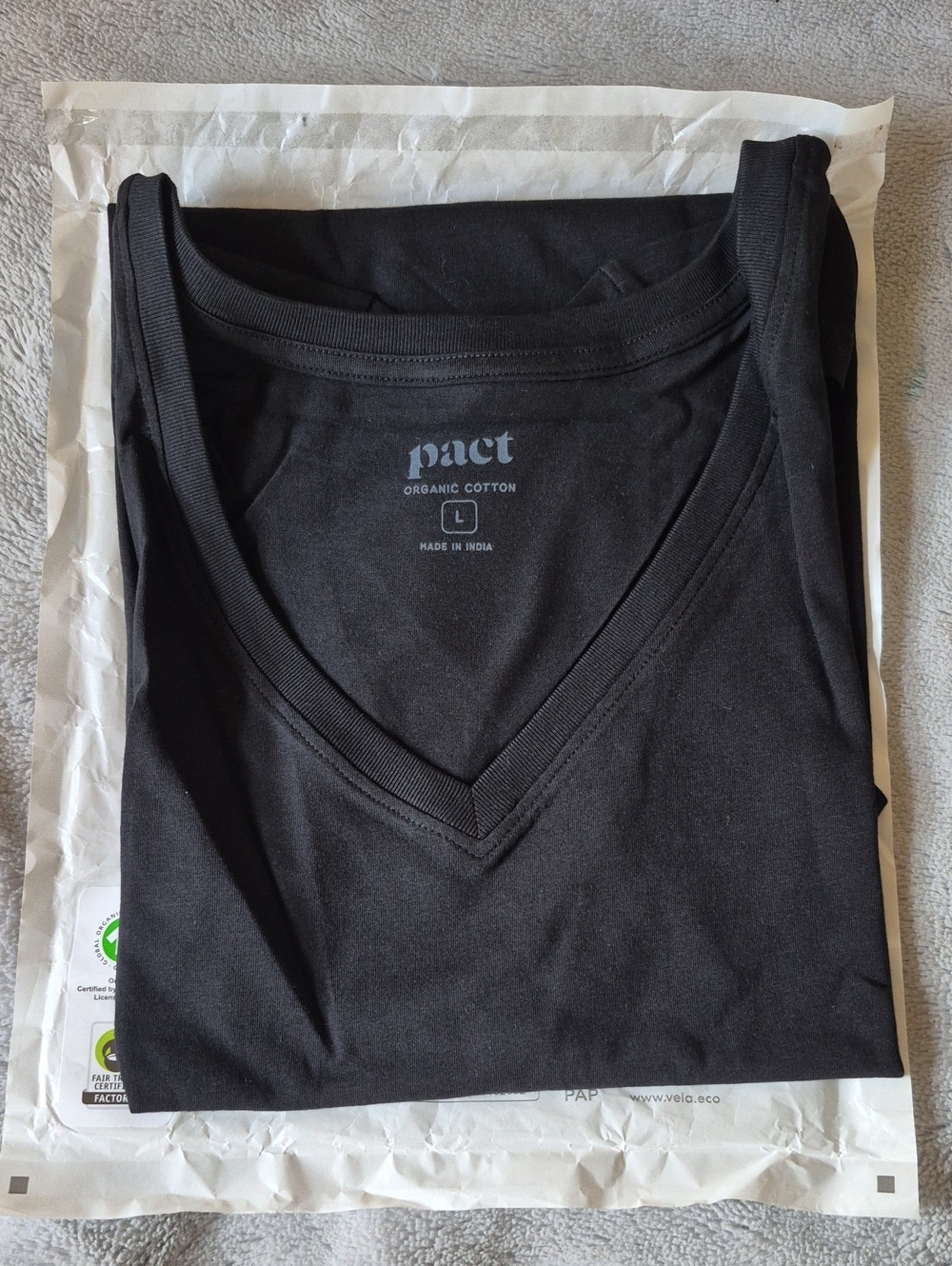 Organic Cotton Softspun Essential V-Neck Tee In Black